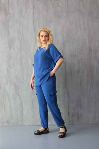 Літній жіночий костюм